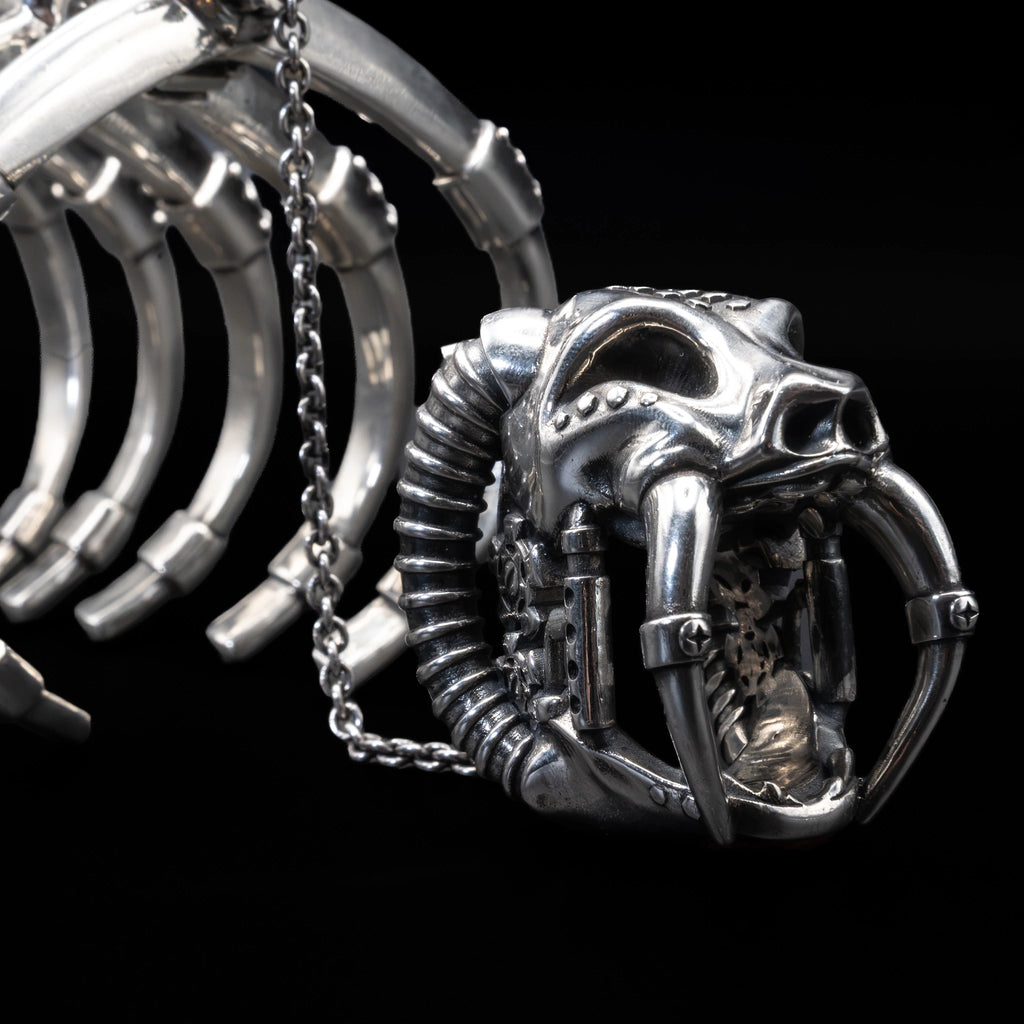 sabretooth skull ring cuff sterling silver ring and cuff detail